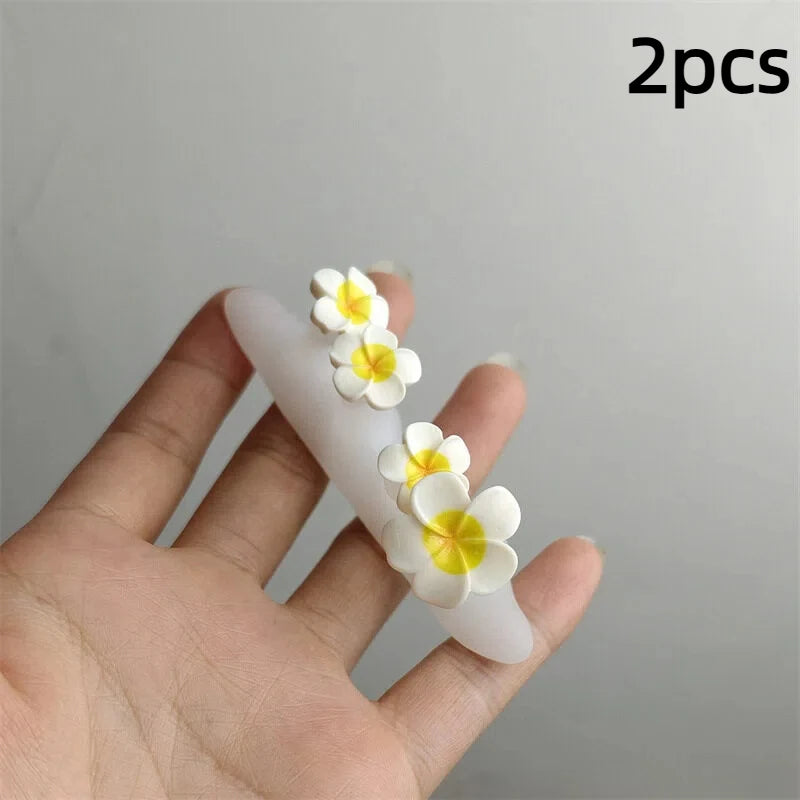 Soft silicone white flower shaped toe separator, nail art applicator, convenient toe separator