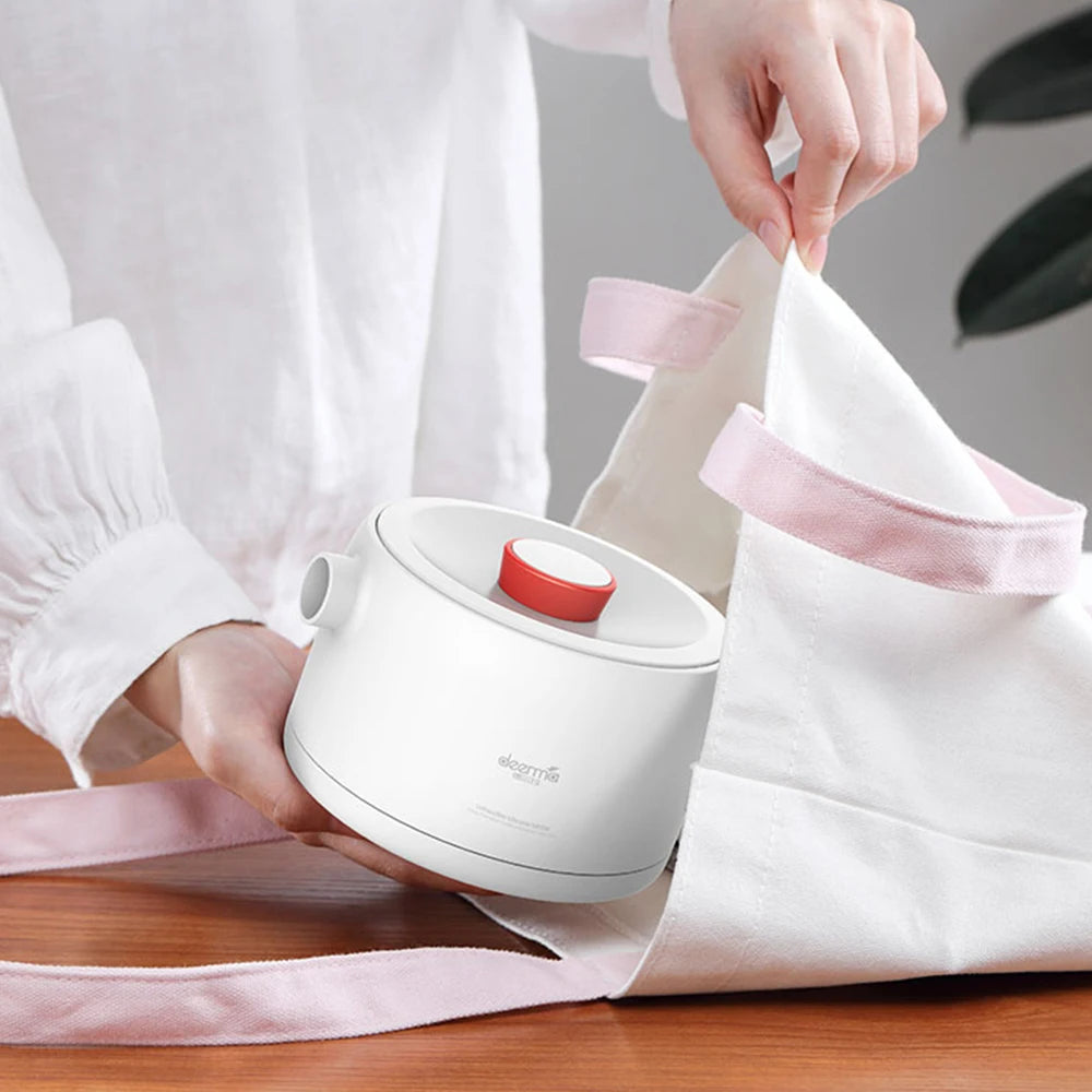 Deerma Folding Portable Electric Water Kettle 0.6L Handheld Electric Water Flask Pot Auto Power-Off Protection Kettle