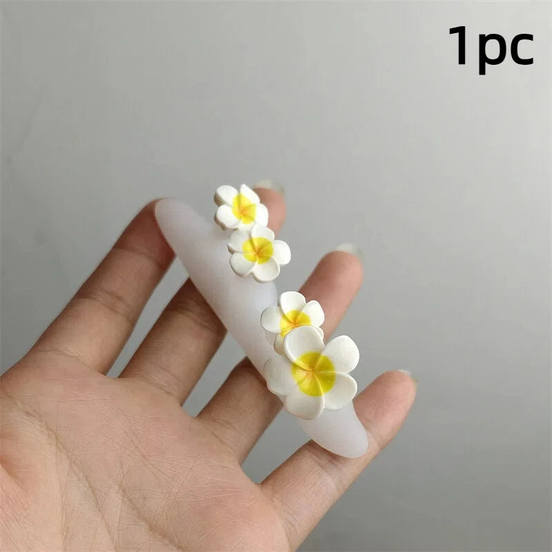 Soft silicone white flower shaped toe separator, nail art applicator, convenient toe separator