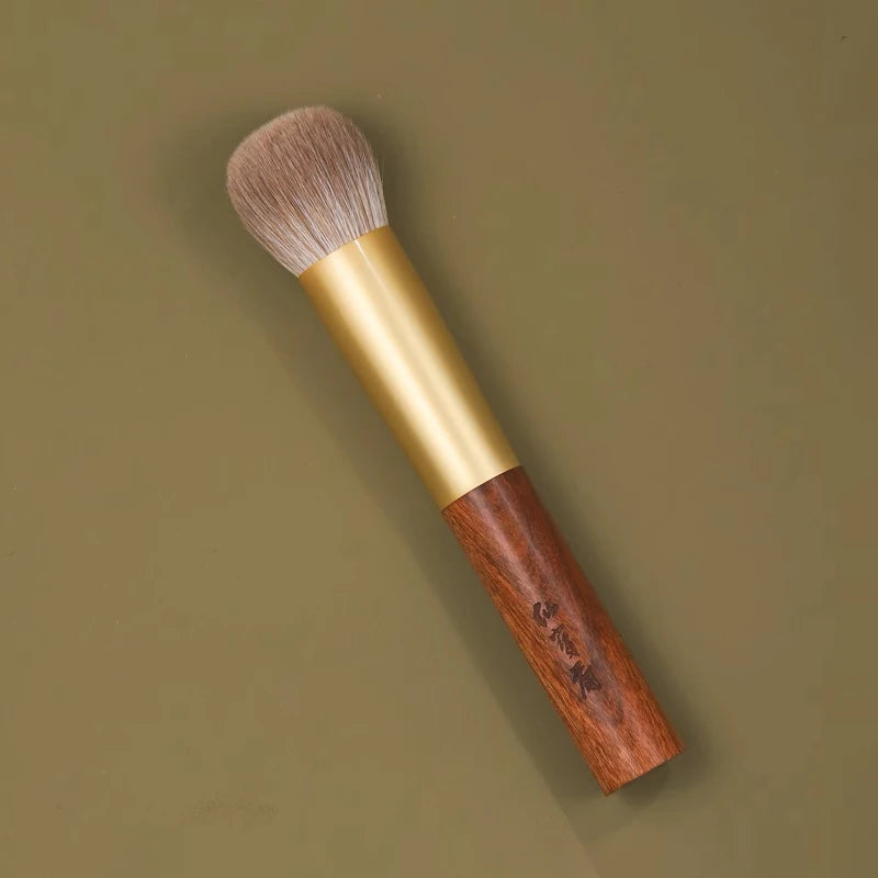 Professional Handmade Makeup Brushes 1PC Weasel Goat Hair Foundation Liquid Blush Brush African Rosewood Handle Make Up Brush