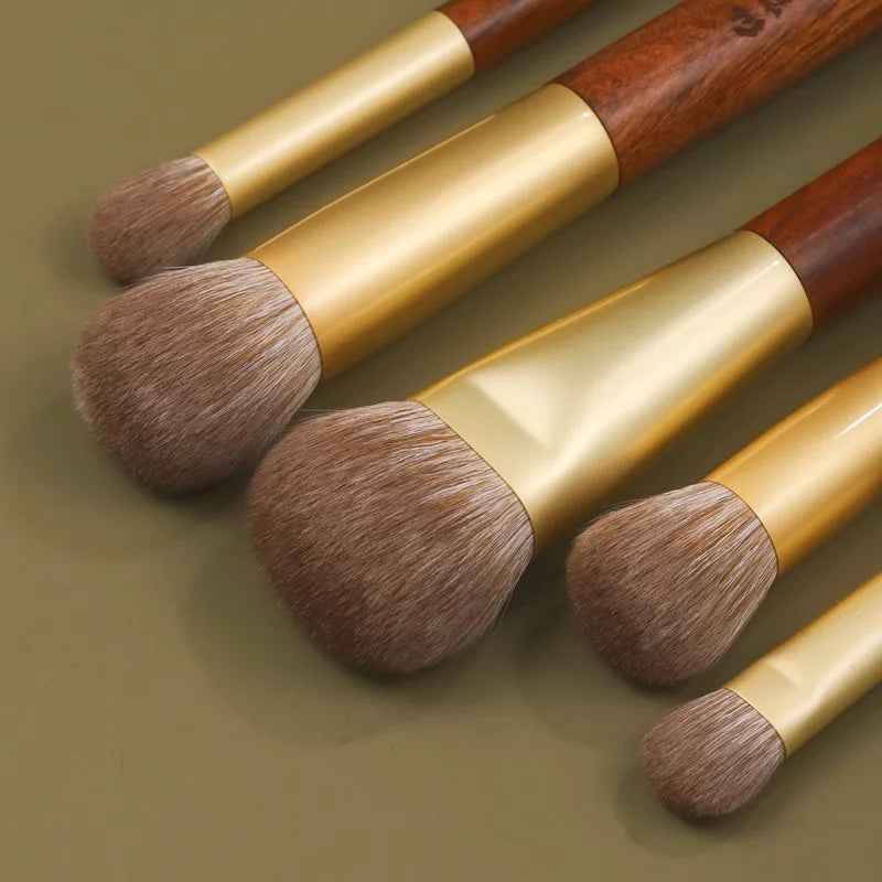 Professional Handmade Makeup Brushes 1PC Weasel Goat Hair Foundation Liquid Blush Brush African Rosewood Handle Make Up Brush