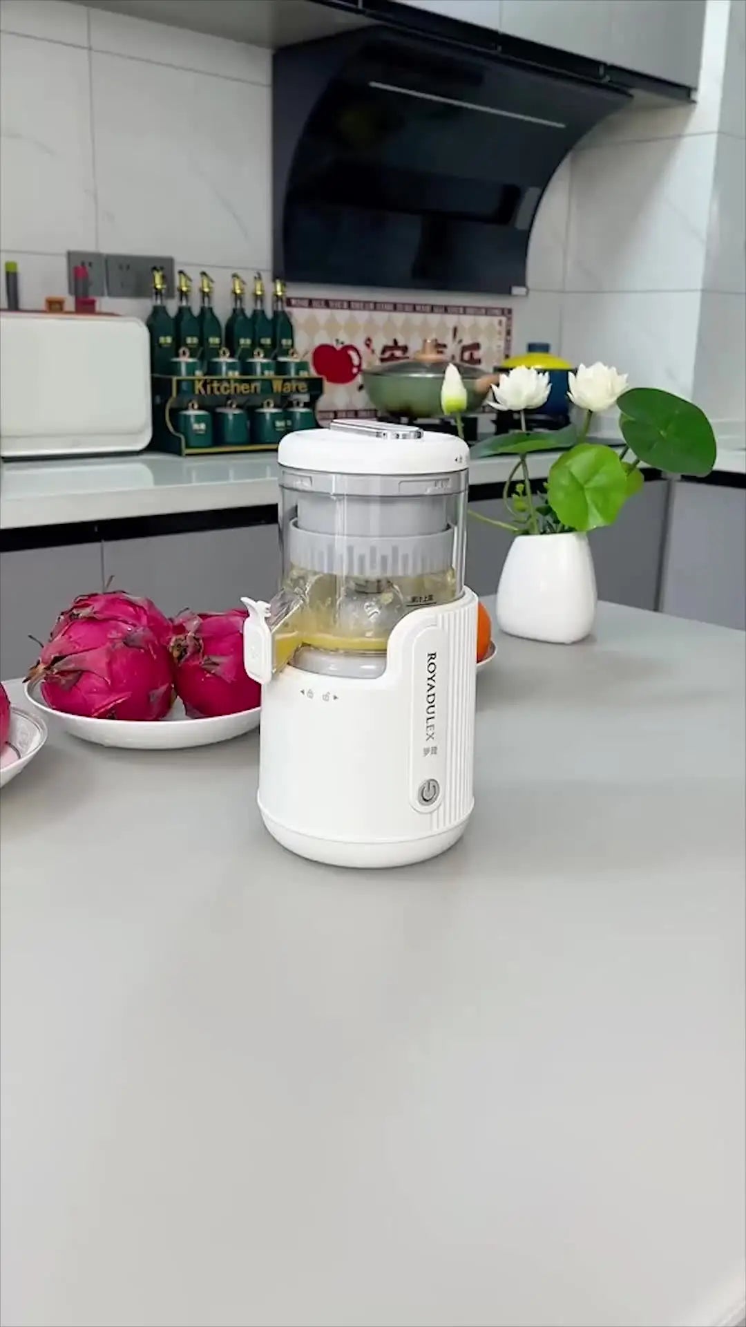 Cordless Cold Press Juicer Machine Small Electric Cordless Portable Orange Juice Juice Extractor Orange Juice Maker Kitchen Tool